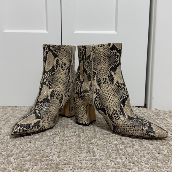 Sam Edelman Snakeskin Block Heel Ankle Boots 9.5 Pointed Toe Chic Fall
